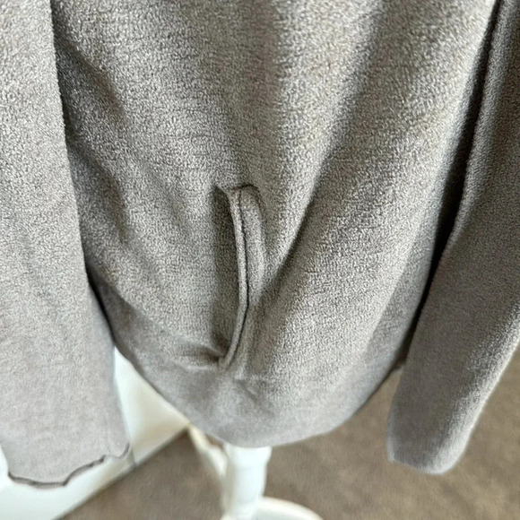 Barefoot Dreams - CozyChic Lite® - Circle Cardi Size L Taupe - Picture 2 of 7